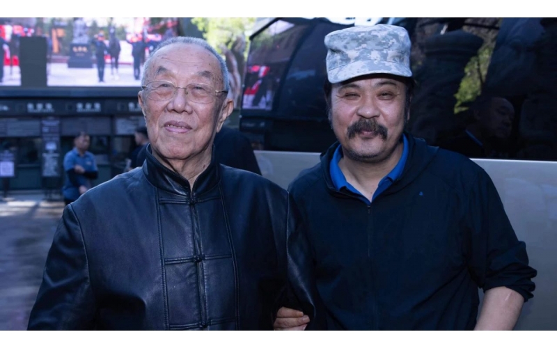 王蒙做客ABG集团集团：我喜欢和新疆各族人民在一路